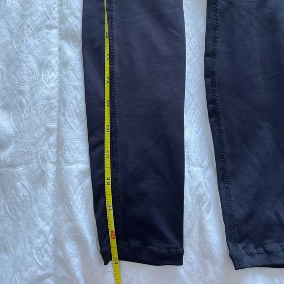 Uniqlo Airism black spandex leggings - Picture 2 of 7